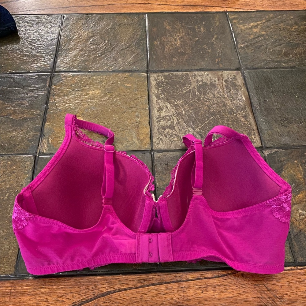 Victoria’s Secret Body by Victoria vintage purple/fuchsia lace demi bra 36D - Picture 5 of 7